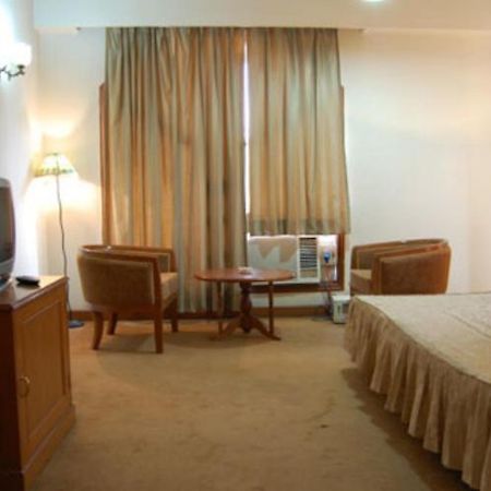 Hotel Sita Manor Gválijar Kültér fotó