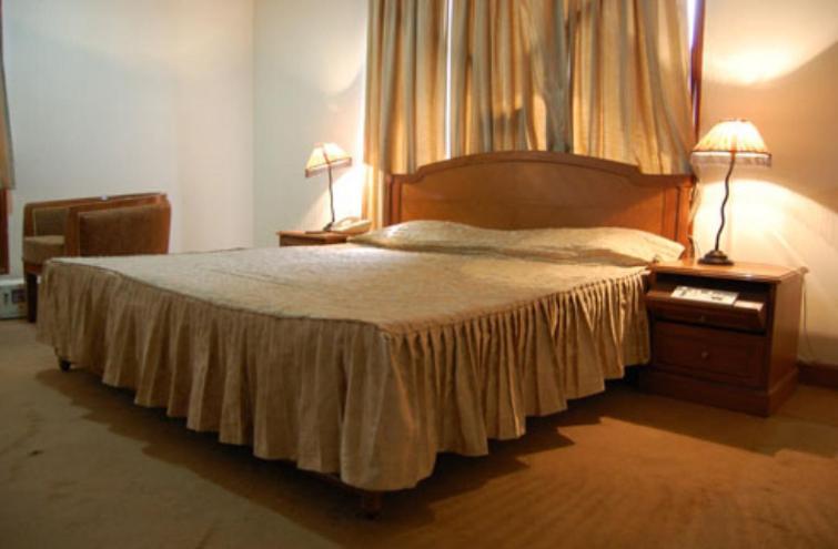Hotel Sita Manor Gválijar Kültér fotó