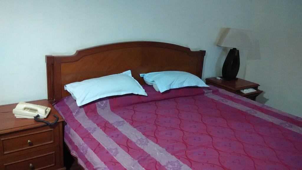Hotel Sita Manor Gválijar Kültér fotó