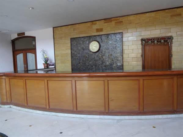 Hotel Sita Manor Gválijar Kültér fotó